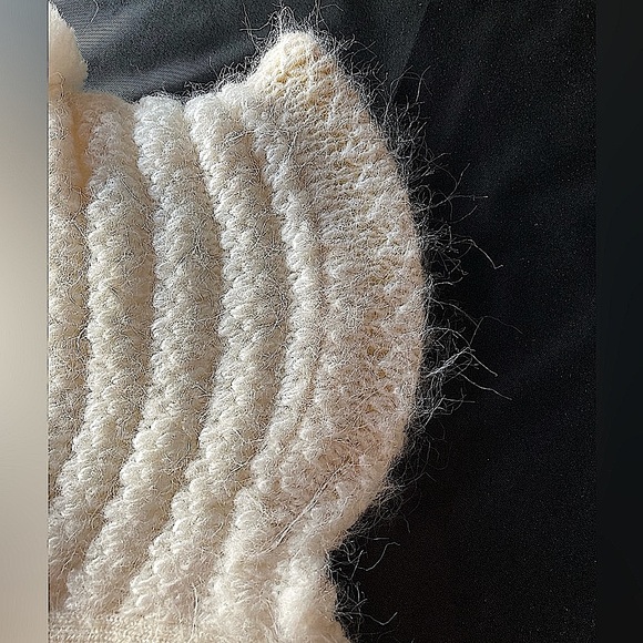 2/$10 - White & Pink Baby Bonnets and White knit Baby Booties with tassels - Picture 13 of 15